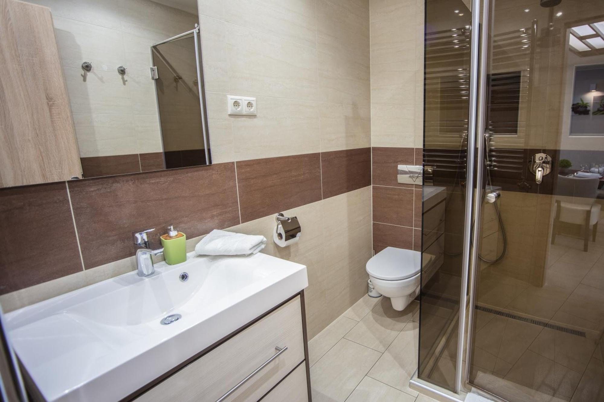 Nemeth Apartmanok Sárvár Buitenkant foto